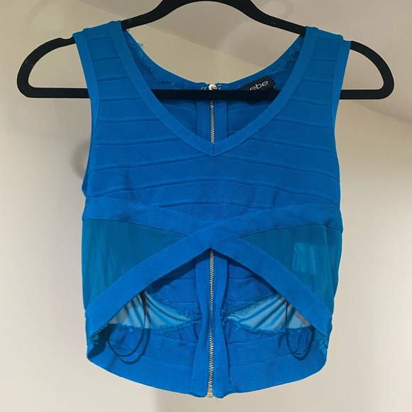 Asymmetrical going out top - Picture 2 of 5